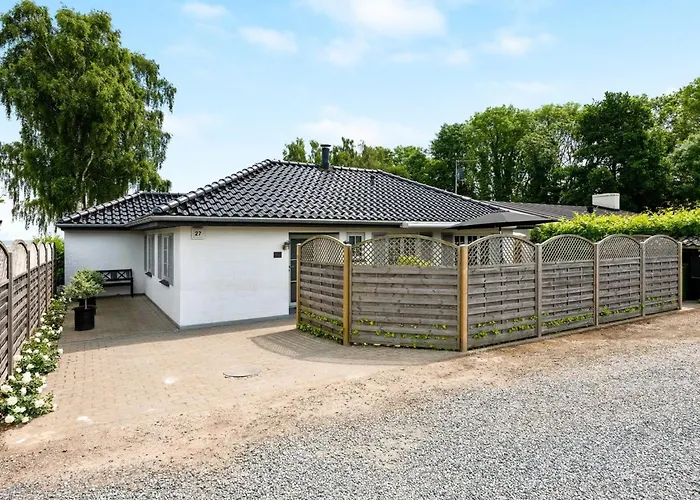 Erok - 100m From The Sea By Interhome